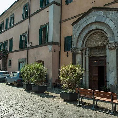 Hotel Capranica 2*